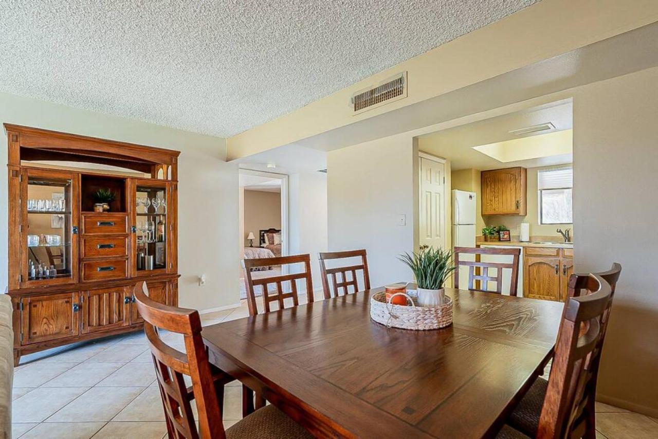 Cozy 2 Bedroom Condo With Golf Course Views Mesa Kültér fotó