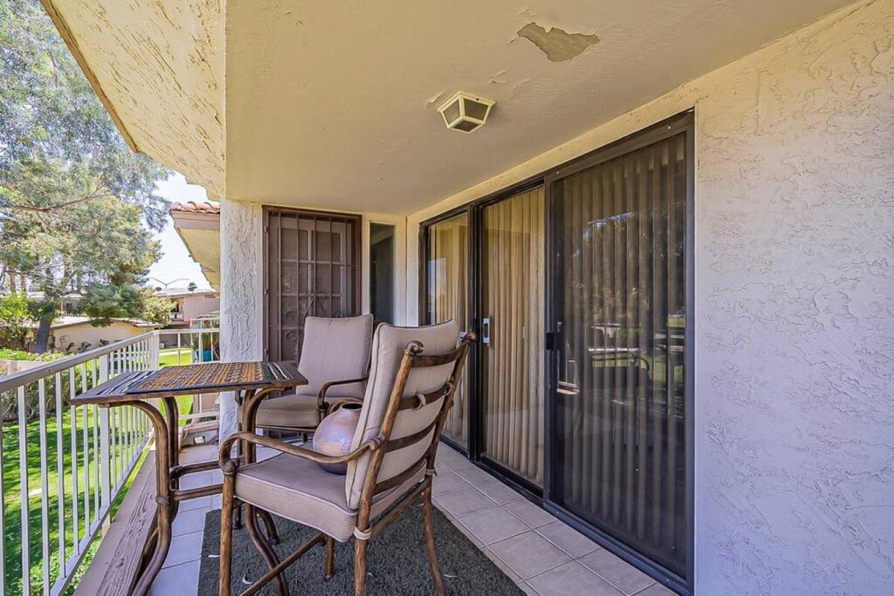 Cozy 2 Bedroom Condo With Golf Course Views Mesa Kültér fotó