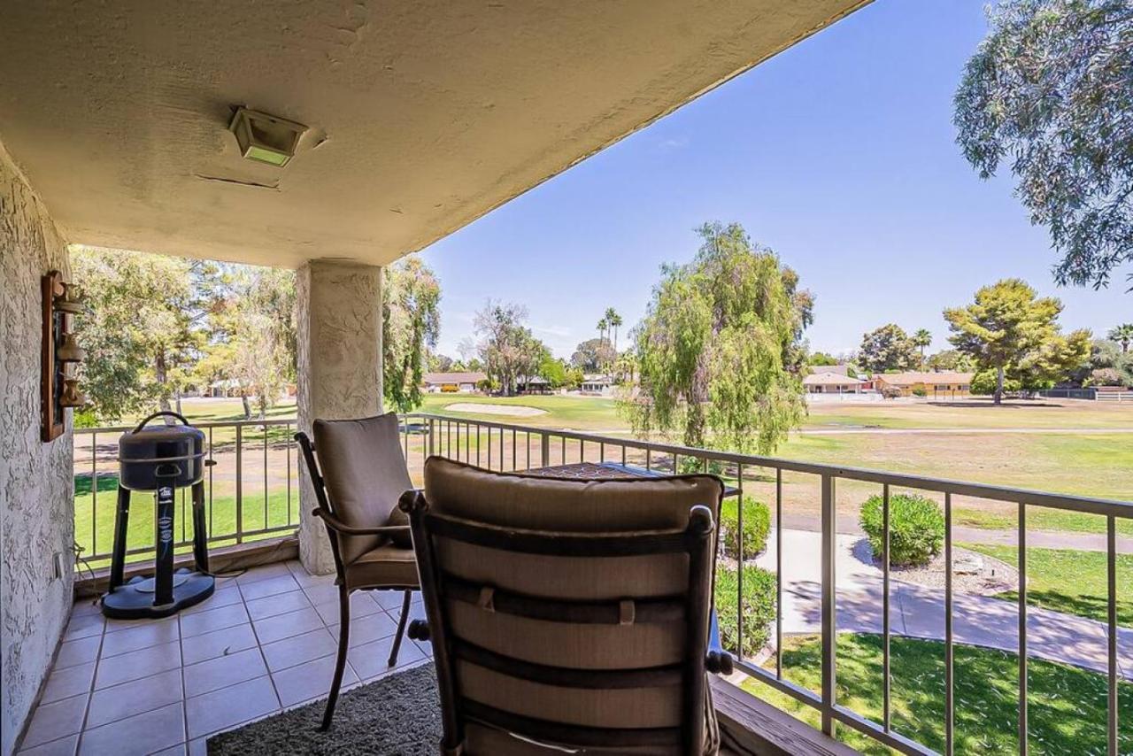 Cozy 2 Bedroom Condo With Golf Course Views Mesa Kültér fotó