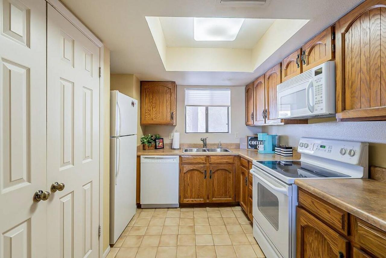 Cozy 2 Bedroom Condo With Golf Course Views Mesa Kültér fotó
