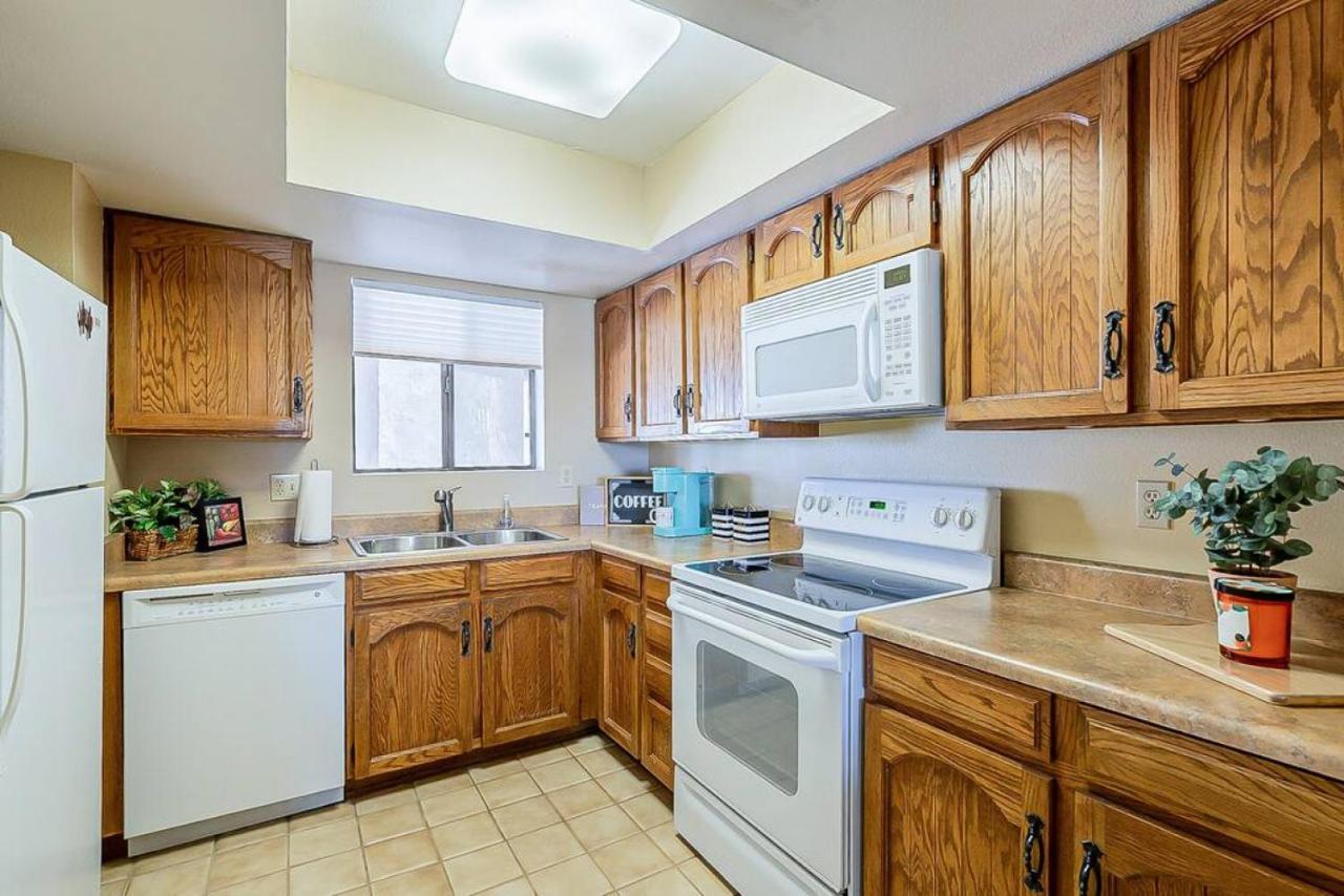 Cozy 2 Bedroom Condo With Golf Course Views Mesa Kültér fotó